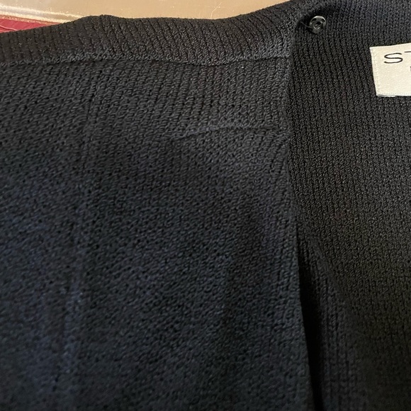 St. John Black Knit Jacket/ Sweater. Size 6. - Picture 6 of 10